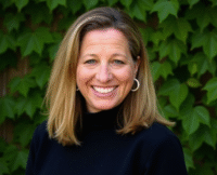 6812967cc0573229d1990561-HeadshotPro (1)